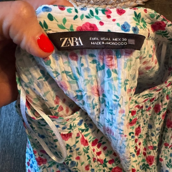 Zara floral cottage short sleeve blouse like new size large - Picture 3 of 3